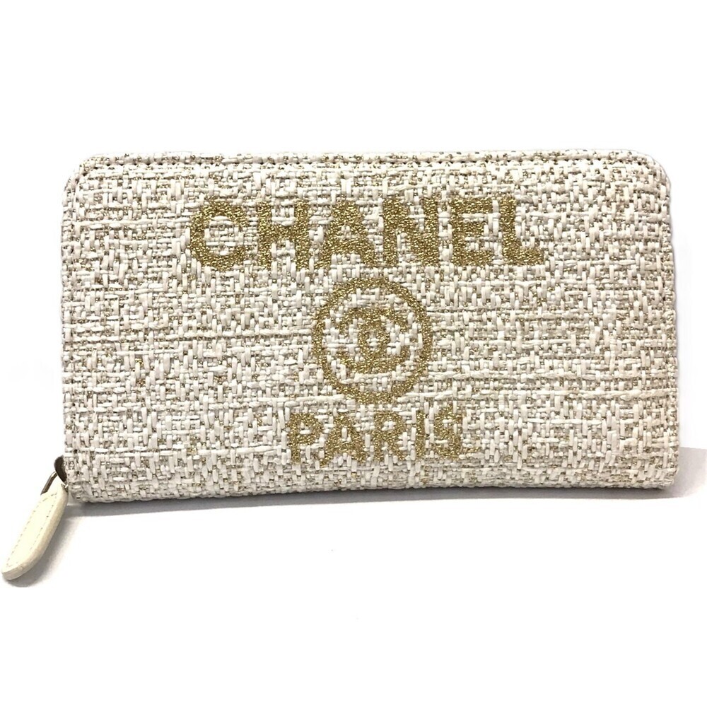CHANEL White Deauville Wallet